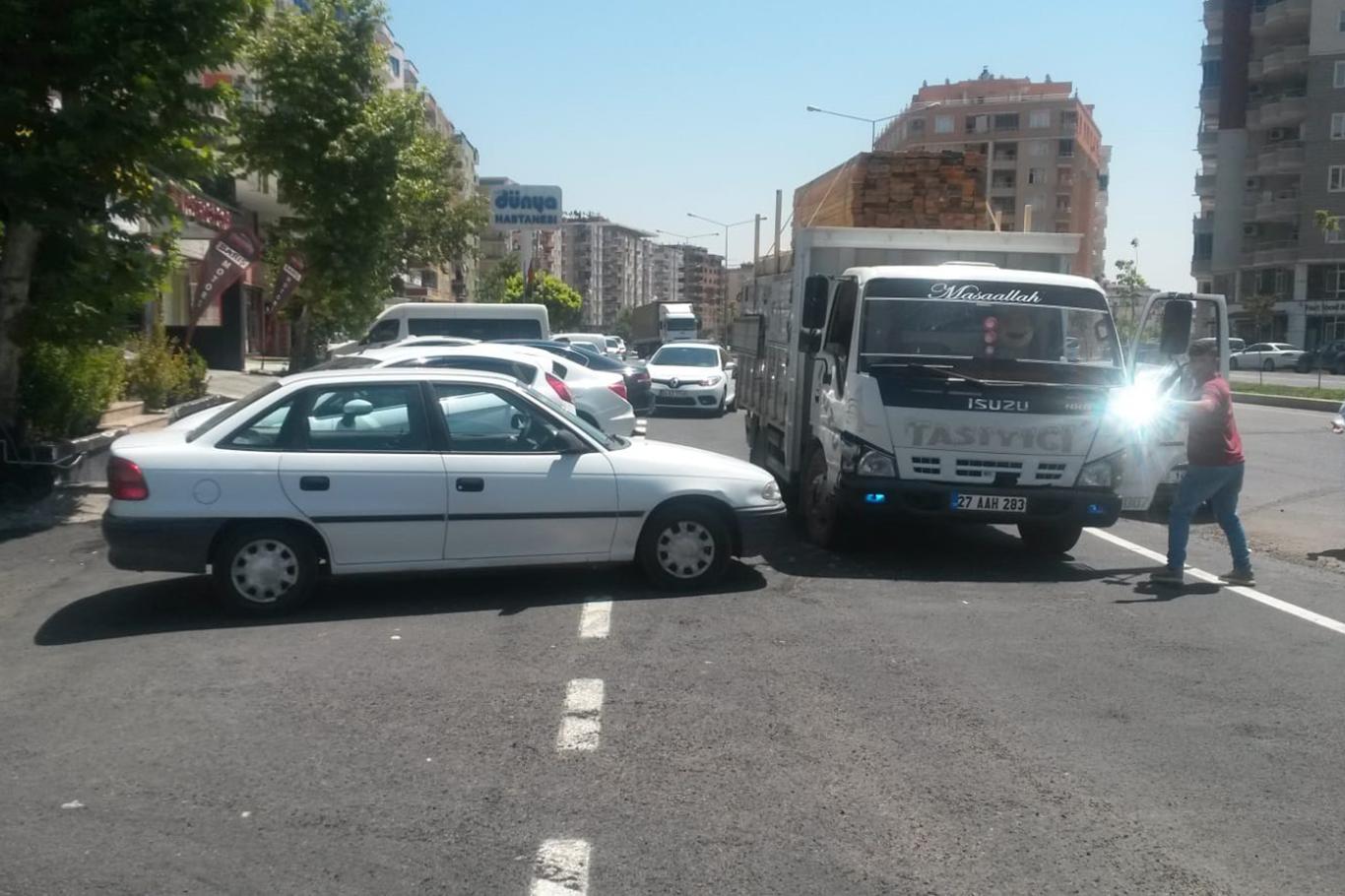 Uyarıcı levhası olmaması kazaya neden oldu Uyarıcı levhası olmaması kazaya neden oldu
